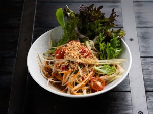 Green papaya salad