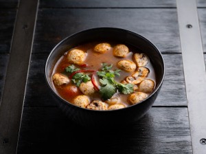 Hot & sour soup local prawn